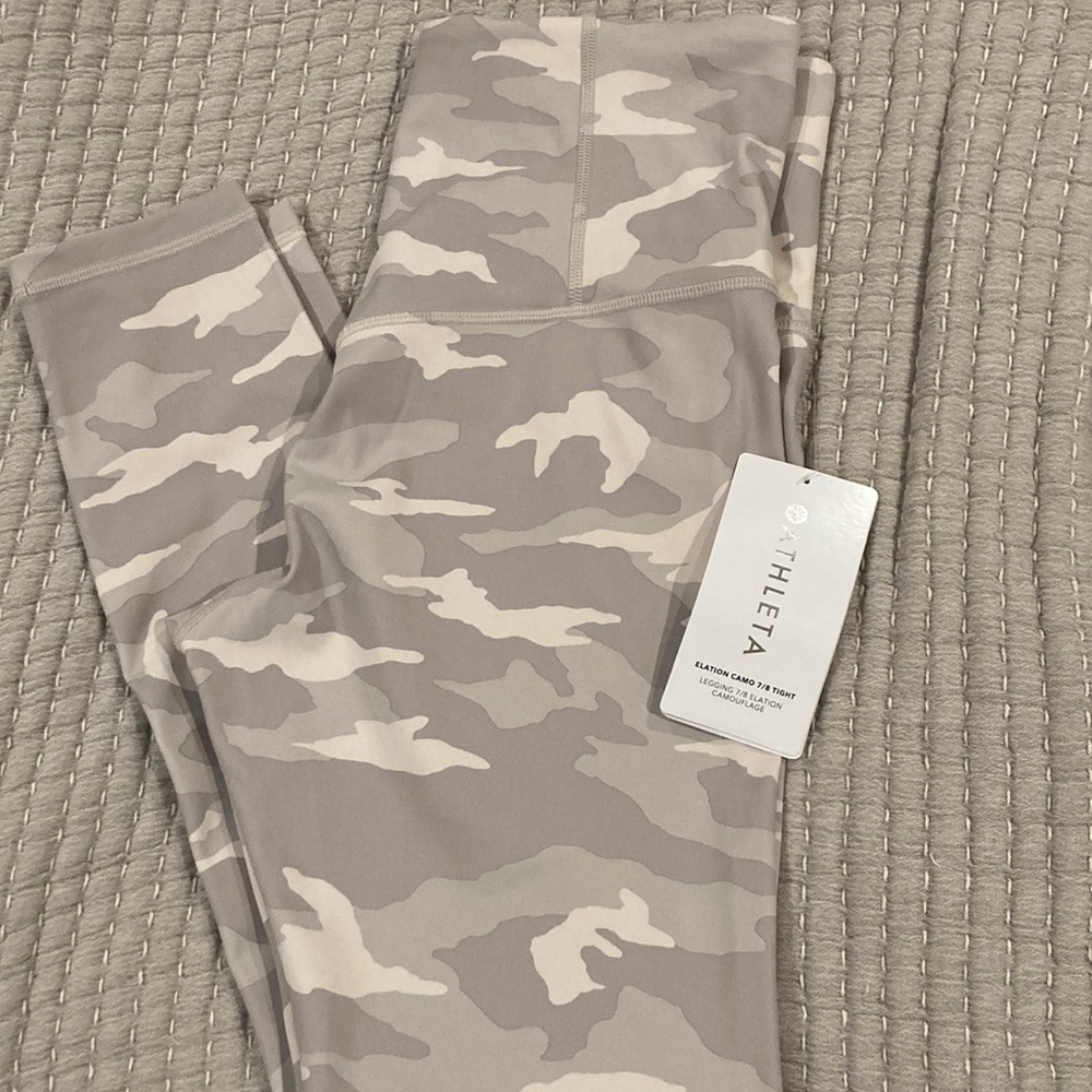 Final sale!! NWT Athleta Elation 7/8 Tights.